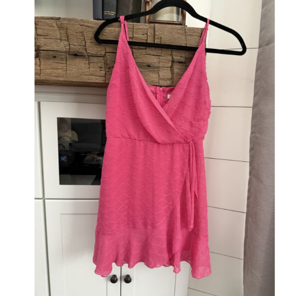 Speechless Pink Wrap V-Neck Textured Mini Dress Ruffle Hem Size Small Y2K